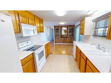 15889 Sunset Strip unit 102, Brookings, OR 97415 - photo 7