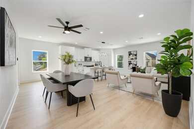 Open-Concept Entertaining Space: Seamlessly blendi