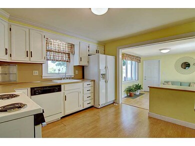 21 Barnard St, Pawtucket, RI 02861 - photo 5