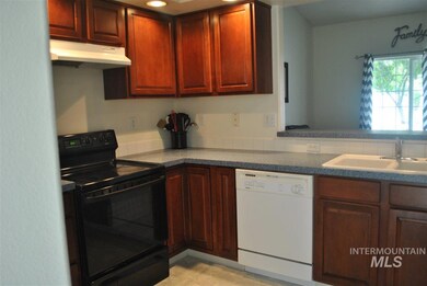 834 S Chestnut St, Nampa, ID 83686 - photo 4