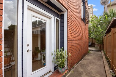 2415 Dunlavy St unit 1/2, Houston, TX 77006 - photo 5