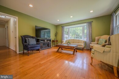 2893 Chalet Ct, Woodbridge, VA 22192 - photo 5