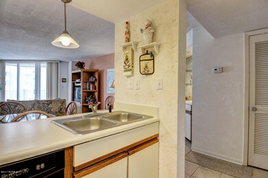 2000 New River Inlet Rd Unit-large-003-1