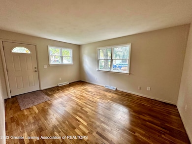 1204 Bensch St, Lansing, MI 48912 - photo 5