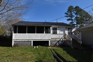 112 Perry St, Linden, TN 37096 - photo 4