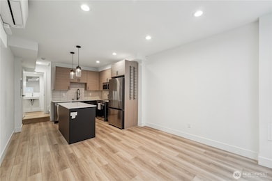 909 Hiawatha Place S unit B, Seattle, WA 98144 - photo 4