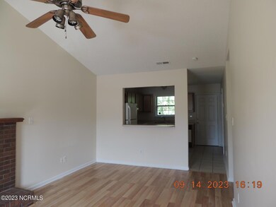 121 Creekview Dr, Jacksonville, NC 28540 - photo 2