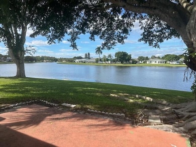 5195 Nicholas Dr, West Palm Beach, FL 33417 - photo 4