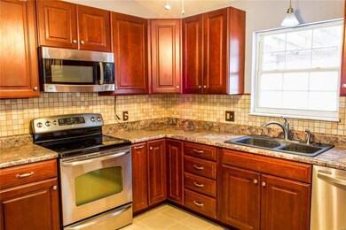 2412 Copper Creek Rd, Maryville, IL 62062 - photo 4