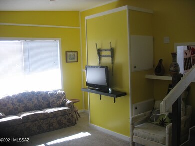 5356 Flying W Living Room (1)