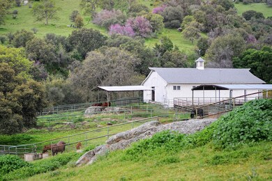 46565 Dry Creek Dr, Badger, CA 93603 - photo 6