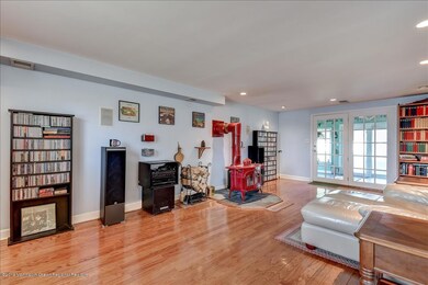 611 Laurel Ave, Hazlet, NJ 07730 - photo 4