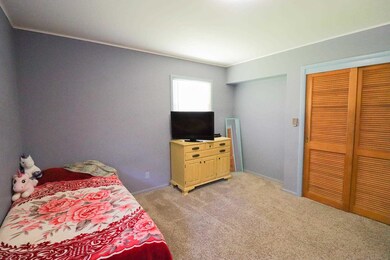 295 S Snowden St, Andrews, IN 46702 - photo 4