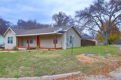 305 E 15th St, Bonham, TX 75418 - photo 4