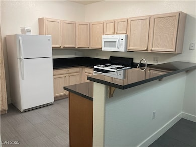 2001 Quartz Cliff St unit 103, Las Vegas, NV 89117 - photo 3