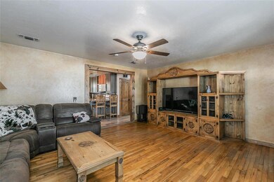 516 N Avenue A, Springtown, TX 76082 - photo 6