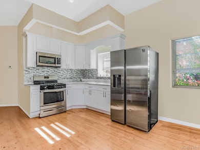 1283 E 223rd St, Bronx, NY 10466 - photo 7