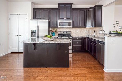 732 Suffield Way-8