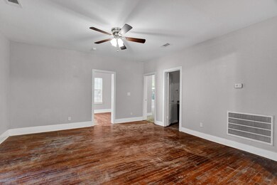 925 W Nelson St, Denison, TX 75020 - photo 4