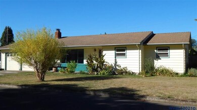 1318 NE Sherman St, Albany, OR 97321 - photo 3