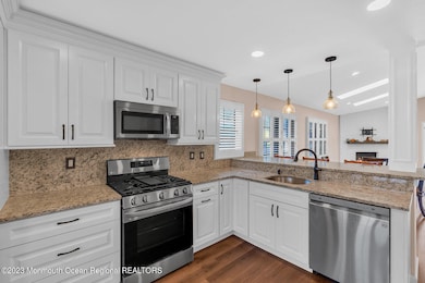 30 Hansom Ln, Marlboro, NJ 07746 - photo 4