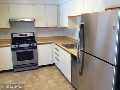 9517 Poplar Leaf Ct, Fairfax, VA 22031 - photo 3