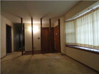 FRONT ENTRY & LIVING ROOM