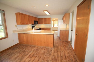 3824 Greenbriar Dr, Columbus, IN 47203 - photo 7