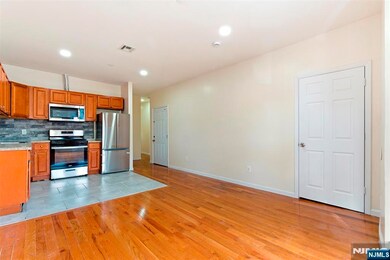 267 S 8th St, Newark, NJ 07103 - photo 5