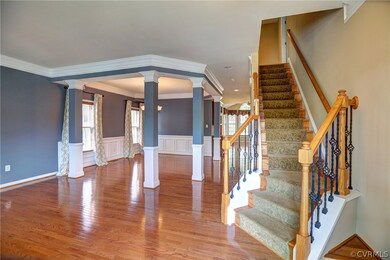 Dynamically open floorplan scene from foyer