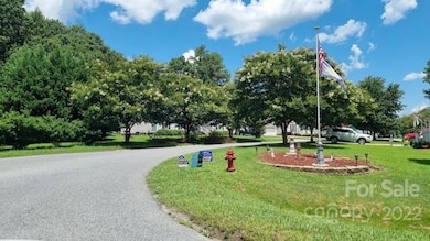 4020 Hereford Ln unit 53, Dallas, NC 28034 - photo 4