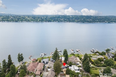 13327 Holmes Point Dr NE, Kirkland, WA 98034 - photo 4