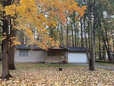 804 Ridgedale Dr, Roscommon, MI 48653 - photo 2