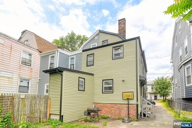 44 Stuyvesant Ave, Newark, NJ 07106 - photo 7