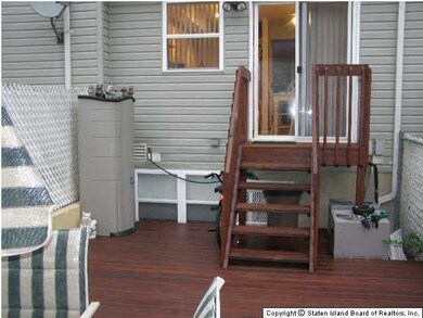 220 Skyline Dr, Staten Island, NY 10304 - photo 4