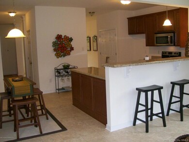 looking_back_to_the_open_kitchen[1] (2)