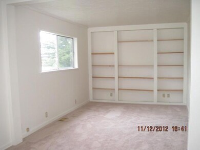 1174 NE 10th St, Grants Pass, OR 97526 - photo 3