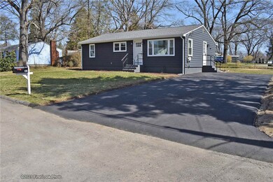 32 Becker St, Warwick, RI 02886 - photo 2