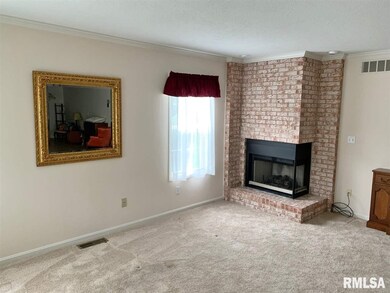 622 Westwinds Dr, Jacksonville, IL 62650 - photo 3