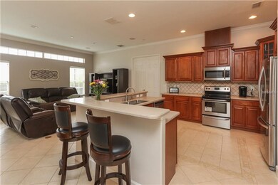 Open entertaining with expansive bartop