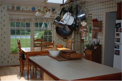 136 Barton Dr, Spring City, PA 19475 - photo 5