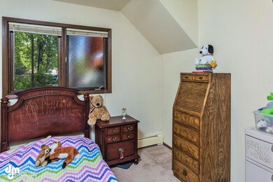 3217 Campbell Airstrip Rd-large-006-Bedr