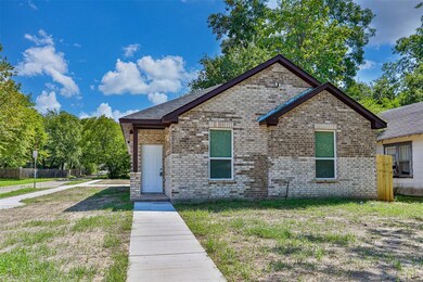 344 N Taylor St, Gainesville, TX 76240 - photo 3