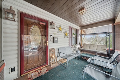 447 Washington Ave, Leechburg, PA 15656 - photo 2