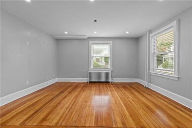 31 Bliss Rd, Newport, RI 02840 - photo 3