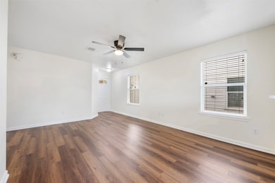 939 Blanchard Hill Ln, Houston, TX 77047 - photo 4