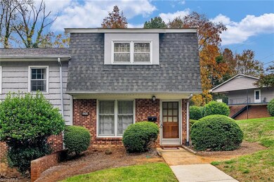 End unit townhouse with green space on one side