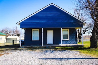 2 NW 6th St, Tuttle, OK 73089 - photo 2