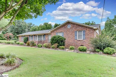 6 Fairlane Dr, Mauldin, SC 29662 - photo 2