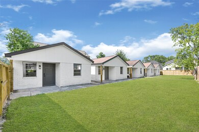 8701 Bertwood St unit 5, Houston, TX 77016 - photo 3